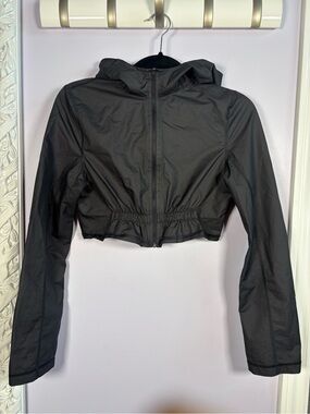lululemon athletica Black Hooded Cropped Windbreaker Jacket
